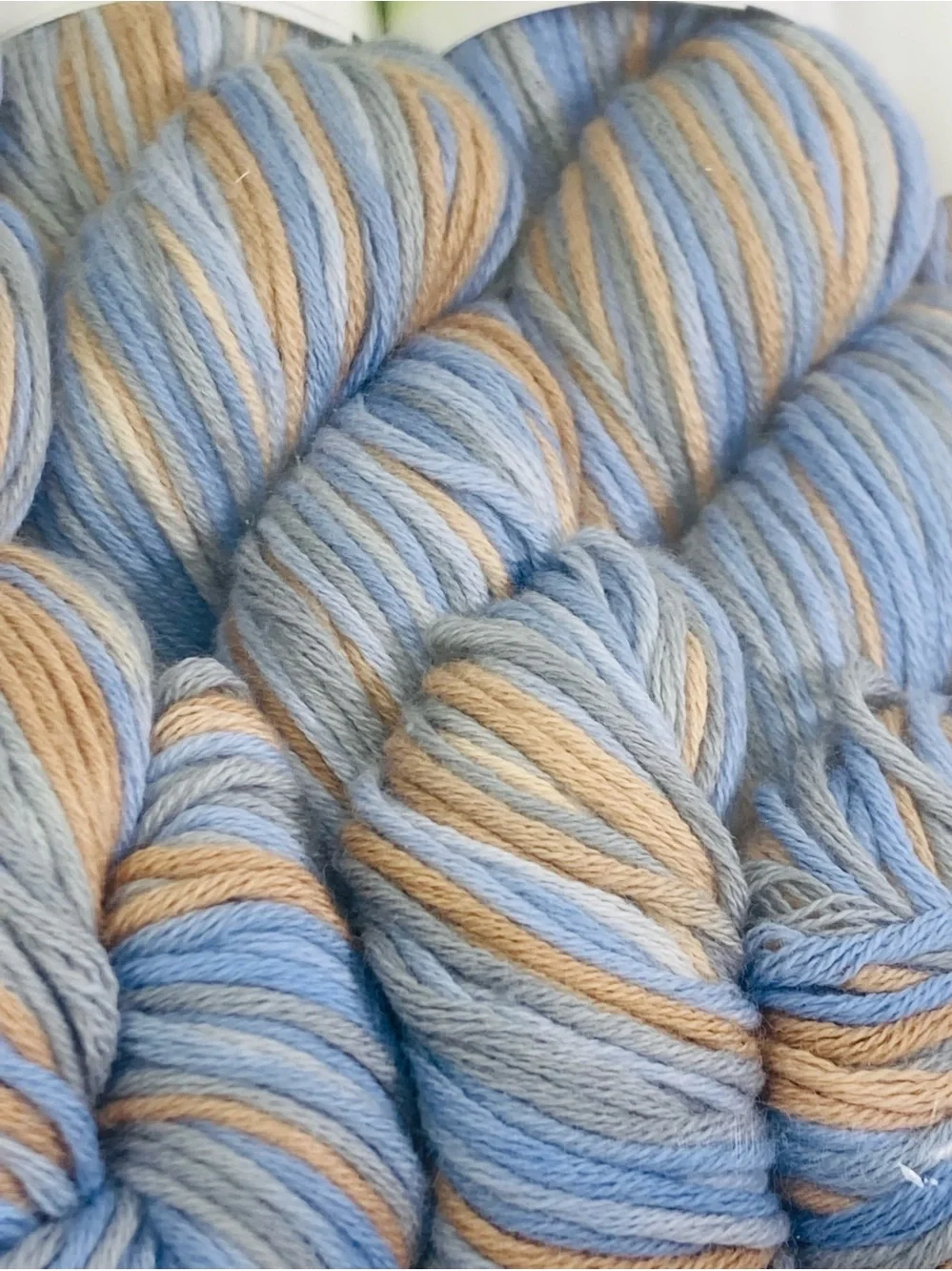10 NEW (~500g total, ~50g ea.) 100% Cotton Variegated Hanks in  Seashore